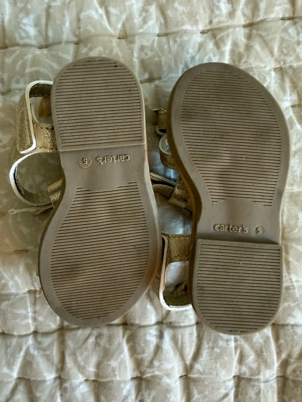 Carter’s Toddler Girl Size 5 Metallic Bow Sandals